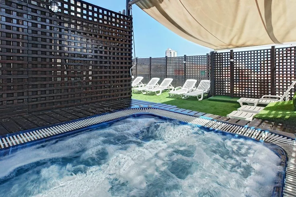 Hotel Maremagnum 滨海略雷特