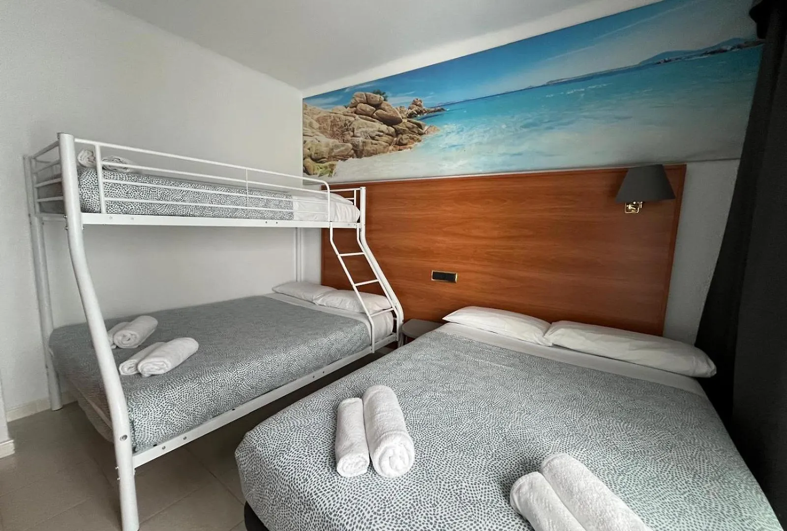 Hotel Maremagnum 滨海略雷特 0*,  西班牙